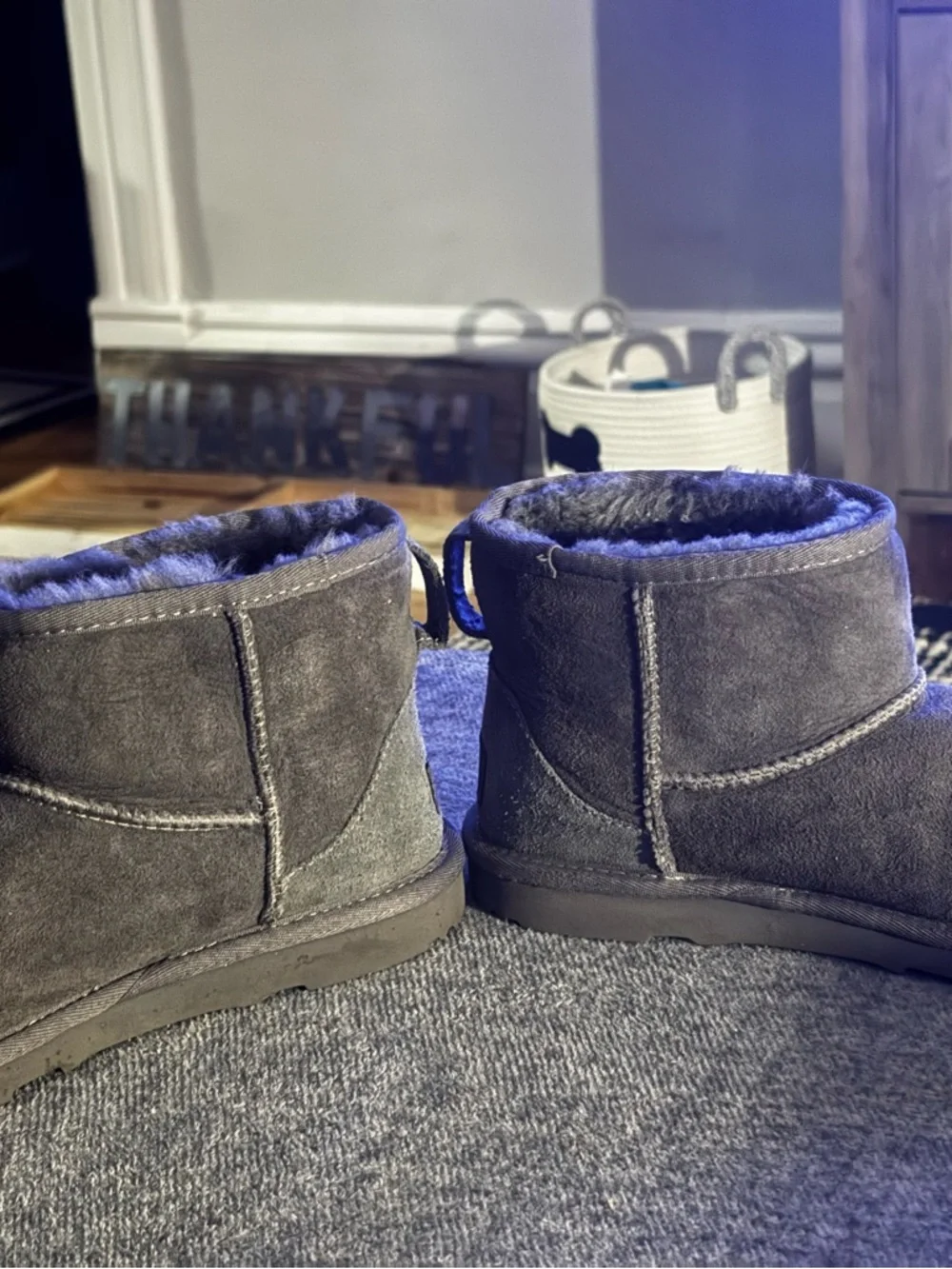 UGG Classic Mini II Boots‎ - Kids/Big Kids Grey Suede Size 5 (Fits women’s 7)